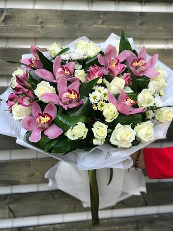 Букет цветов из: Розы и Хризантемы в Яреге
