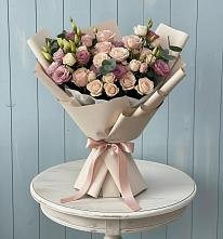 Букет цветов из:  Розы и Лизиантусы в Яреге