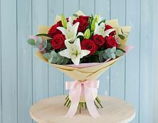 Букет цветов из:  Лилии и Розы в Яреге