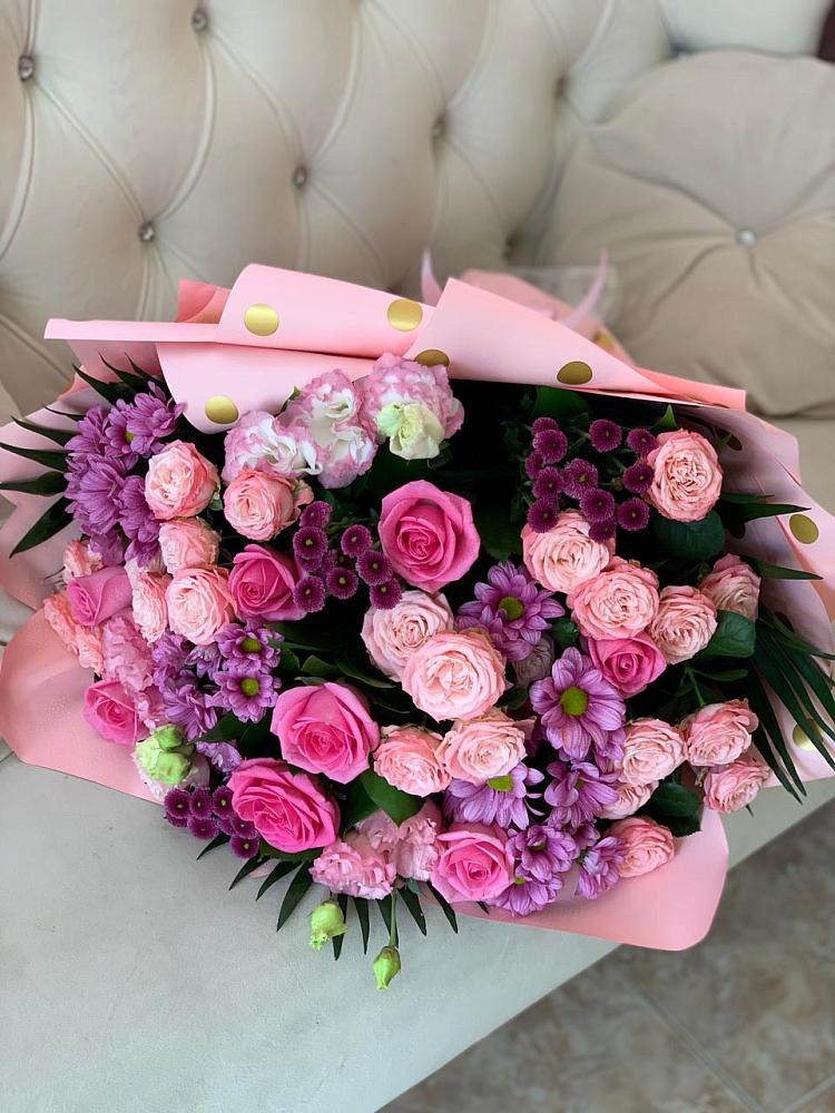 Букет цветов из: Хризантемы, Розы и Лизиантусы в Яреге