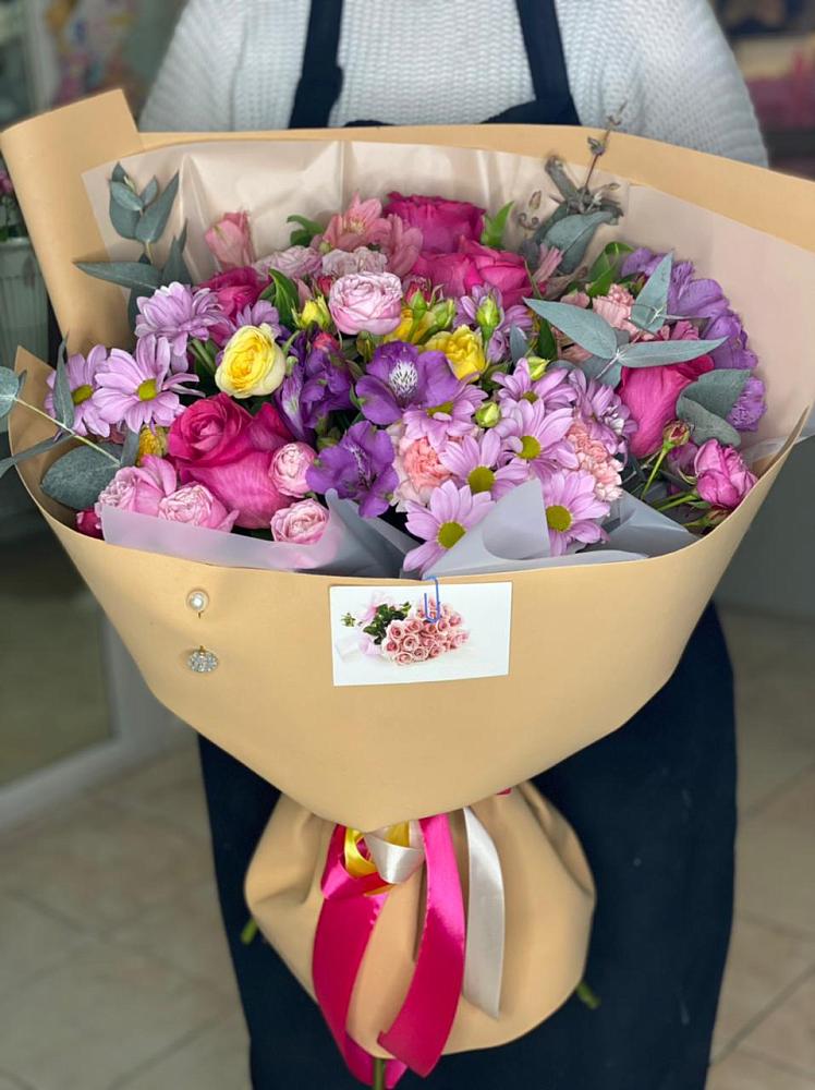 Букет цветов из: Хризантемы, Гвоздики и Альстромерии в Яреге