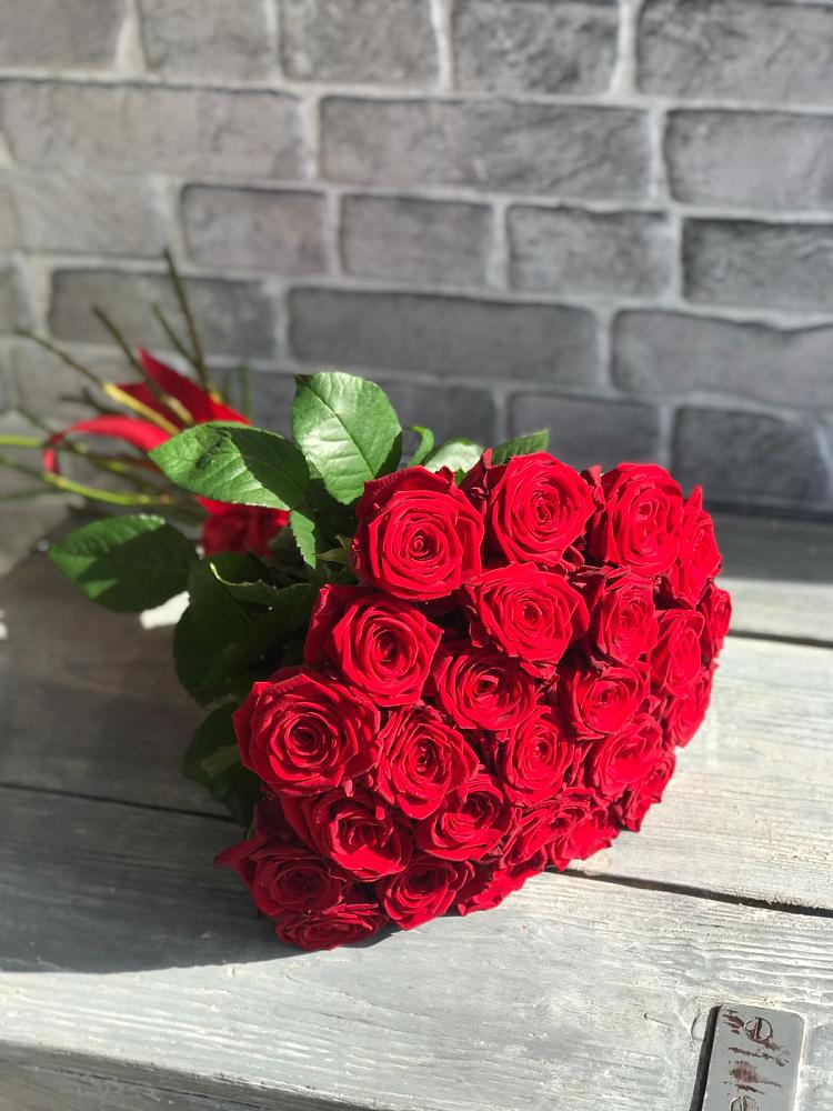 Букет Красные розы Фридом в Яреге