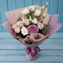 Букет цветов из:  Розы и Лизиантусы в Яреге