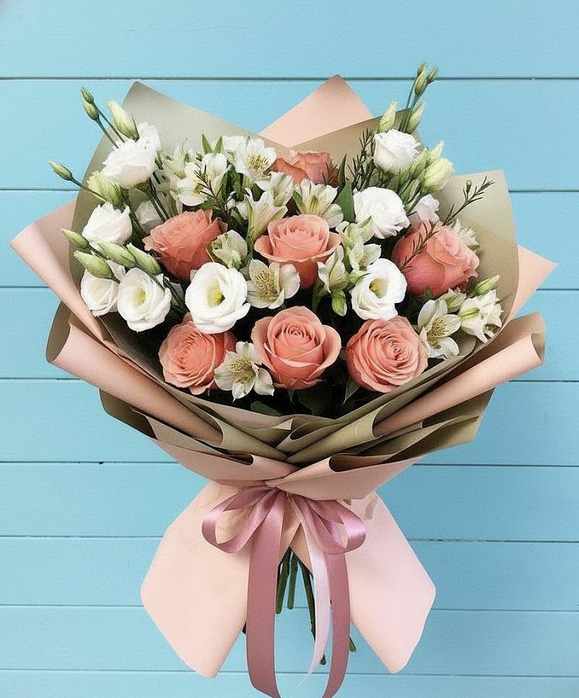 Букет цветов из: Розы, Альстромерии и Лизиантусы в Яреге