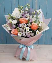 Букет цветов из:  Лизиантусы, Розы, Альстромерии и Гипсофила в Яреге