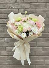 Букет цветов из:  Гвоздики, Розы, Лизиантусы и Хризантемы в Яреге