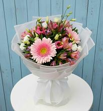 Букет цветов из:  Герберы, Альстромерии и Лизиантусы в Яреге