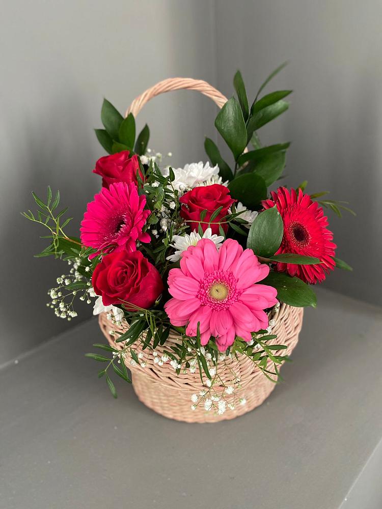 Цветочная композиция из Розы, Хризантемы и Герберы в корзине в Яреге