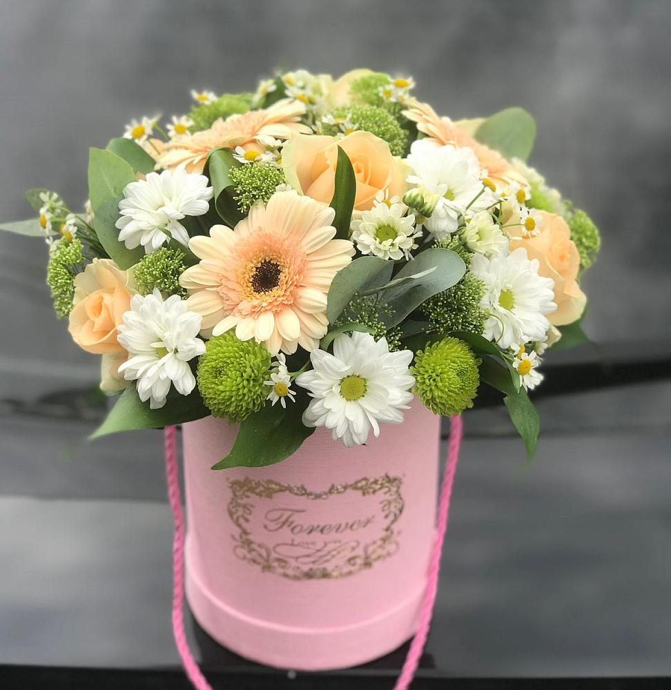 Цветочная композиция из Розы, Герберы и Хризантемы в шляпной коробке в Яреге