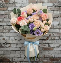 Букет цветов из:  Розы, Лизиантусы и Гвоздики в Яреге