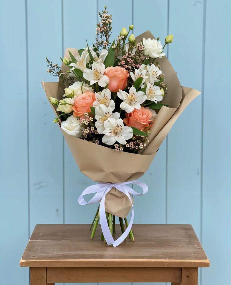 Букет цветов из: Альстромерии, Лизиантусы, Розы и Хризантемы в Яреге